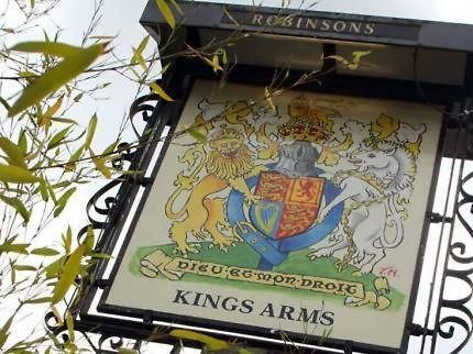 Bed and Breakfast The Kings Arms Wilmslow Zewnętrze zdjęcie